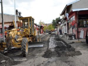 PALANDÖKEN BELEDİYESİ, İKİNCİ MARKETLERİN CADDE VE SOKAKLARINI YENİLİYOR