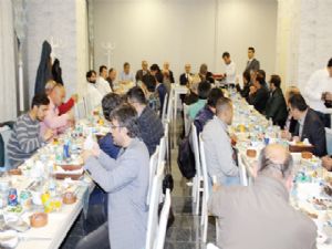 Atatürk Üniversitesi'nden gazetecilere iftar yemeği