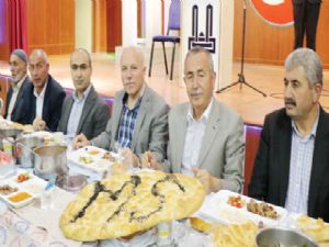 Pazaryolu'nda kardeşlik sofrası