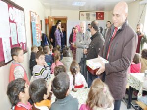 Köy çocukları satrançla tanışıyor