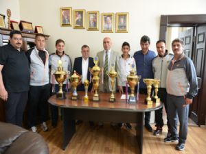 "Yakutiyespor, 'Gençliğin Spor Okulu"