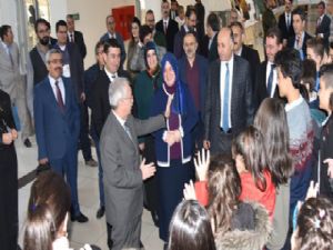 "Matematiğin Gözünden Imagınary" sergisi ETÜ'de açıldı
