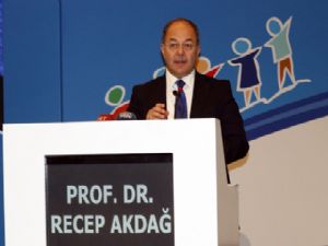 "Dünyanın zengin ülkeleri mülteci sorununa sahip çıksalar ne mülteci ne de sağlık haklarından mahrum çocuklar kalır"