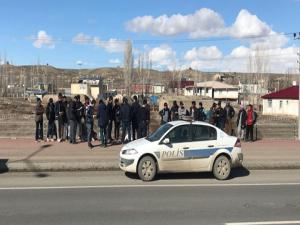 Horasanda 50 kaçak göçmen yakalandı