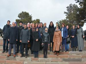 Nene Hatunu kabri başında andılar