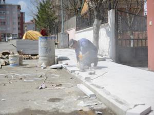 Yakutiye, yol ve kaldırım sezonunu erken açtı