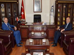 Vali Azizoğlundan Başkan Yücelike tebrik ziyareti