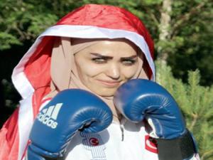 Boksör Neşe Yıldırım, Ahmet Cömert Boks Turnuvasına hazırlanıyor