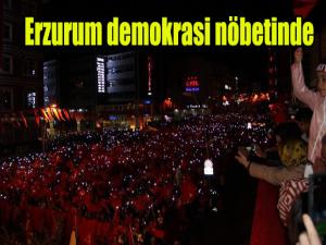 Erzurumda yağmur altında demokrasi nöbeti