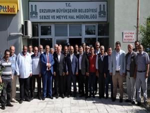 Sebze ve Meyve Hali Esnafından Başkan Sekmene teşekkür