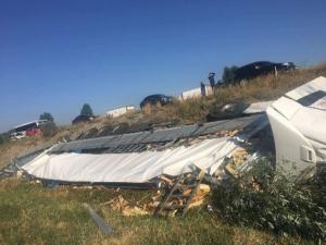 Aşkalede sebze yüklü tır şarampole yuvarlandı