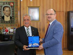 Rektör Çomaklı: Üniversiteler, Toplumu Geleceğe Hazırlar