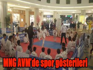 MNG AVMde spor gösterileri