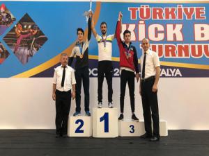Büyükşehirin milli sporcuları kick boksta tarih yazdı