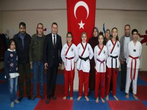 Oltulu tekvandocular Erzurumdan 5 madalya çıkardı