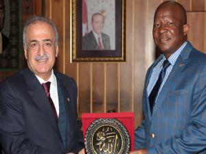 Güney Afrika Ankara Büyükelçisi Malefane, Rektör Çomaklıyı ziyaret etti