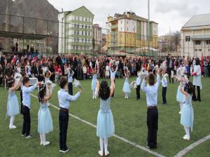 Oltuda 23 Nisan coşkuyla kutlandı