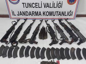 Tunceli'de silah dolu 2 sığınak imha edildi