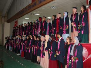 Oltu İbn-i Sina Mesleki ve Teknik Anadolu Lisesinden coşkulu mezuniyet programı