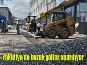 Yakutiyede bozuk yollar onarılıyor