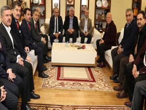 Ak Partiden Büyükşehire teşkilat çıkarması
