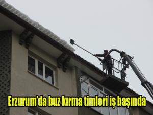Erzurumda buz kırma timleri iş başında