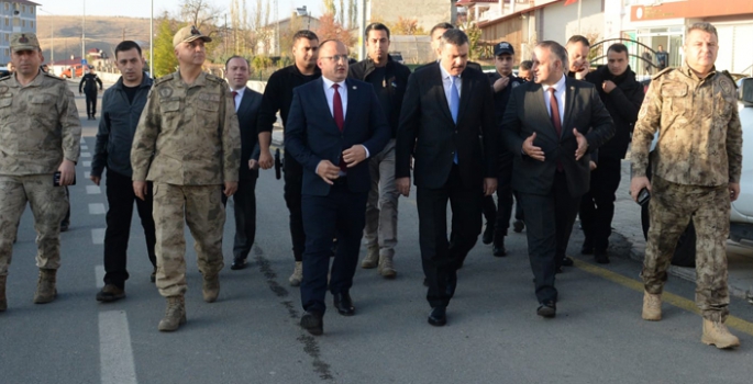 Vali Çiftçi’den Şenkaya gezisi