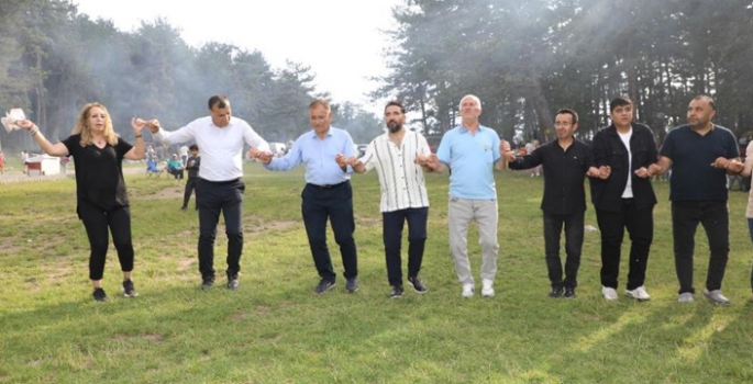 Dadaşlar yayla şenliğinde coştu