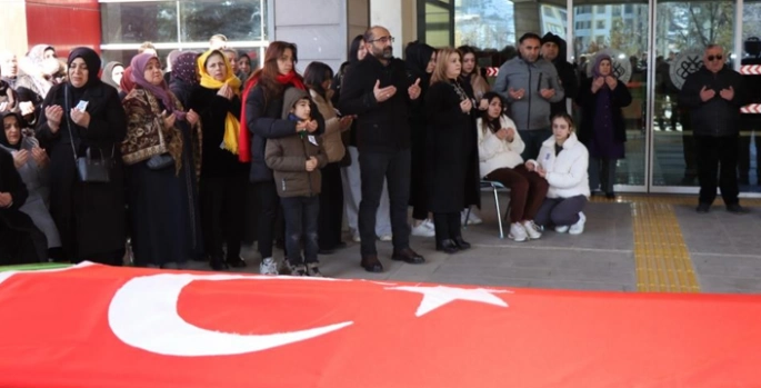 Sağlık personeli ilçeyi yasa boğdu