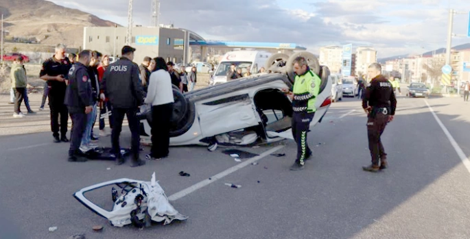 Oltu’da feci kaza: 4 yaralı