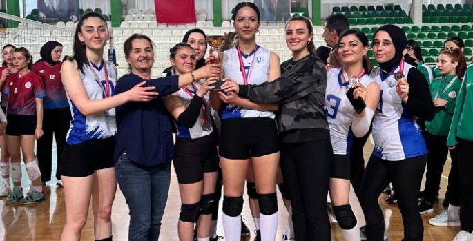 Yurtlig’de gümüş kupa Erzurum’un