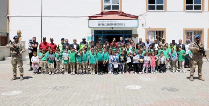 Jandarma öğrencilere tanıtım yaptı