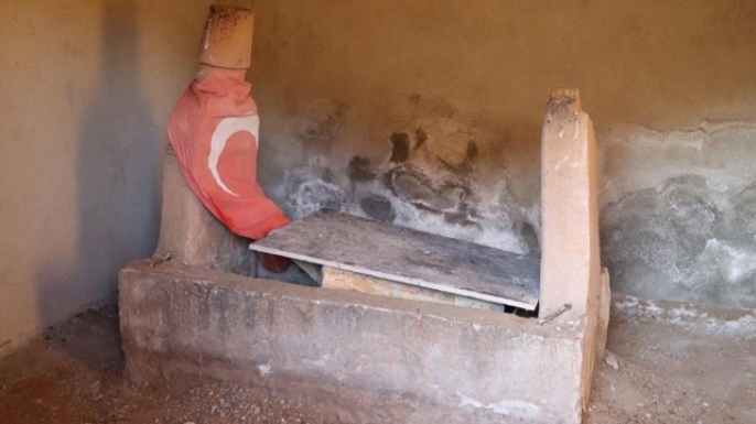 Şehit mezarına çirkin saldırı