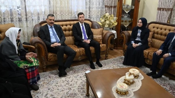 Vali Çiftçi 95 yaşındaki Şahteret nineyi ziyaret etti