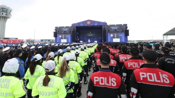 Erzurum'da polis ve jandarmaya 74 araç takviyesi
