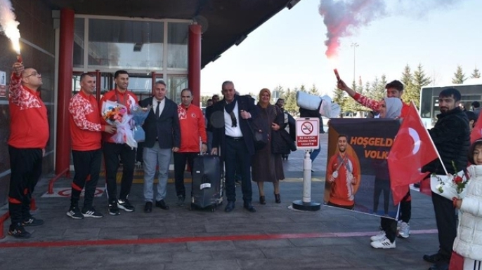 Tokyo’da çifte madalya, Erzurum’da coşkulu karşılama