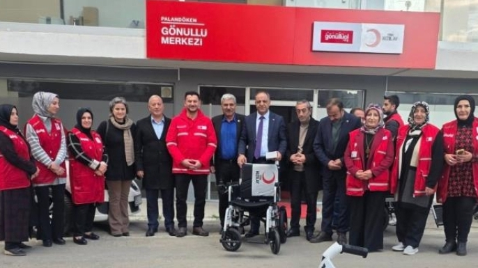 Kızılay Palandöken Şubesi yürekleri ısıttı
