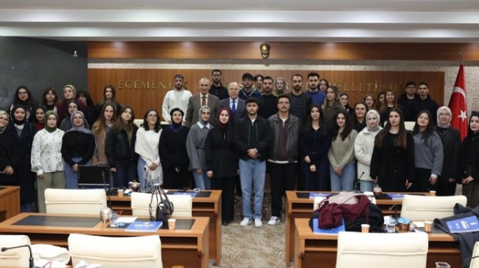 Sekmen, EBYÜ Hukuk Fakültesi öğrencilerini ağırladı