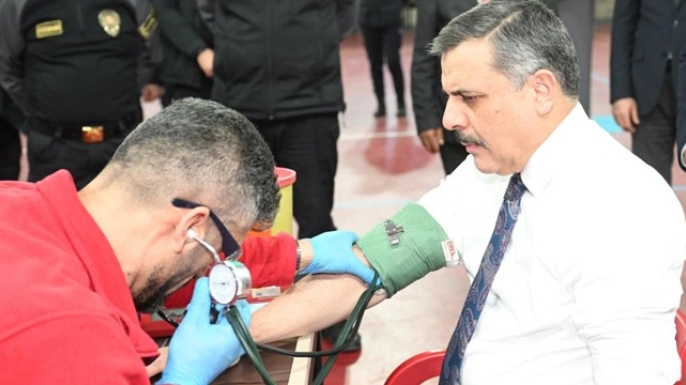 Vali Çiftçi 45’inci kez kan bağışında bulundu
