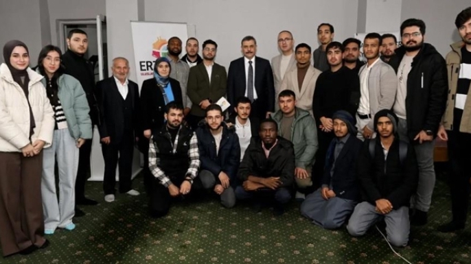 Vali Çiftçi, Uluslararası öğrencilerle biraraya geldi