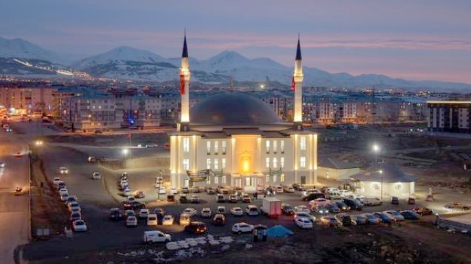 Yıldız Kardeşler Camii ibadete açıldı