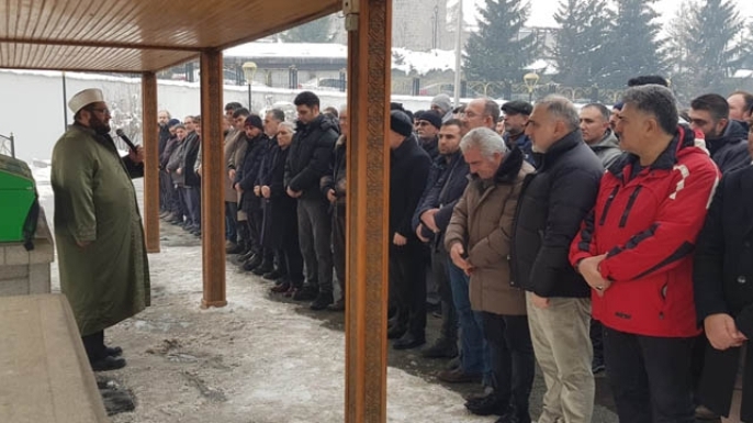 Nihat Cengiz dualarla uğurlandı