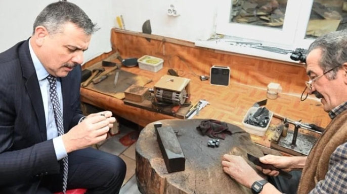 45 yıllık Oltu taşı ustası Halis Aydın'a vefa