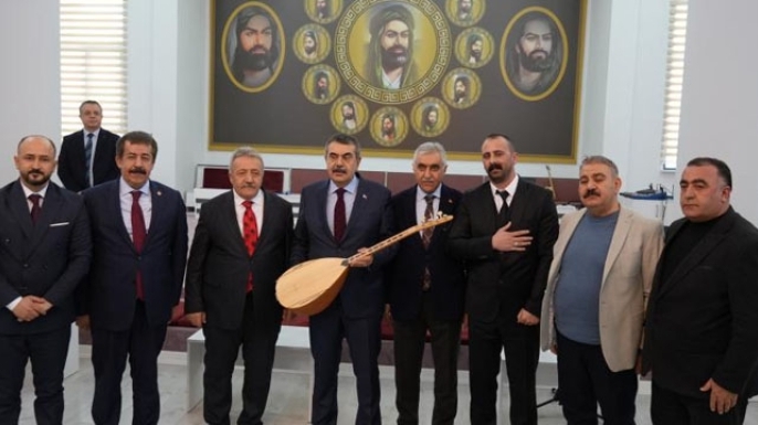 Bakan Tekin’den cemevine ziyaret