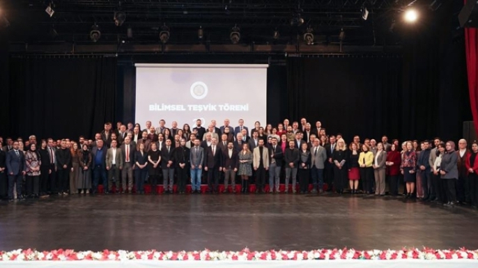Bilimsel başarılar törenle taçlandı