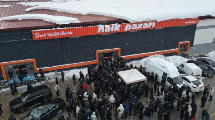 Halk Pazarı'nın 13. şubesi açıldı