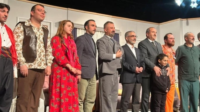 ‘Organiyasyon’ sahneye kahkaha taşıdı
