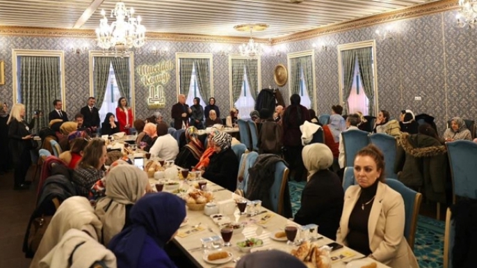 AK Parti Kadın Kolları’ndan ‘Ahde Vefa’ iftarı