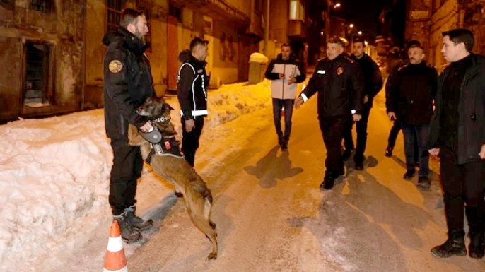 Erzurum’da narko alan uygulaması: 4 gözaltı, 2 araca ceza