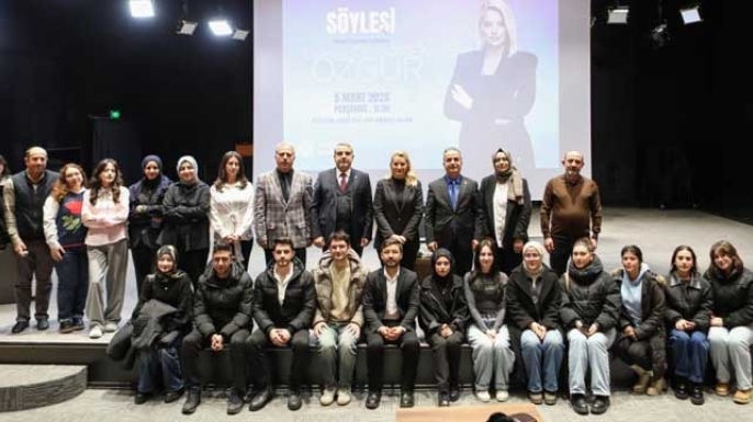 Gazeteci Göksü Öngören Özgür, öğrencilerle buluştu